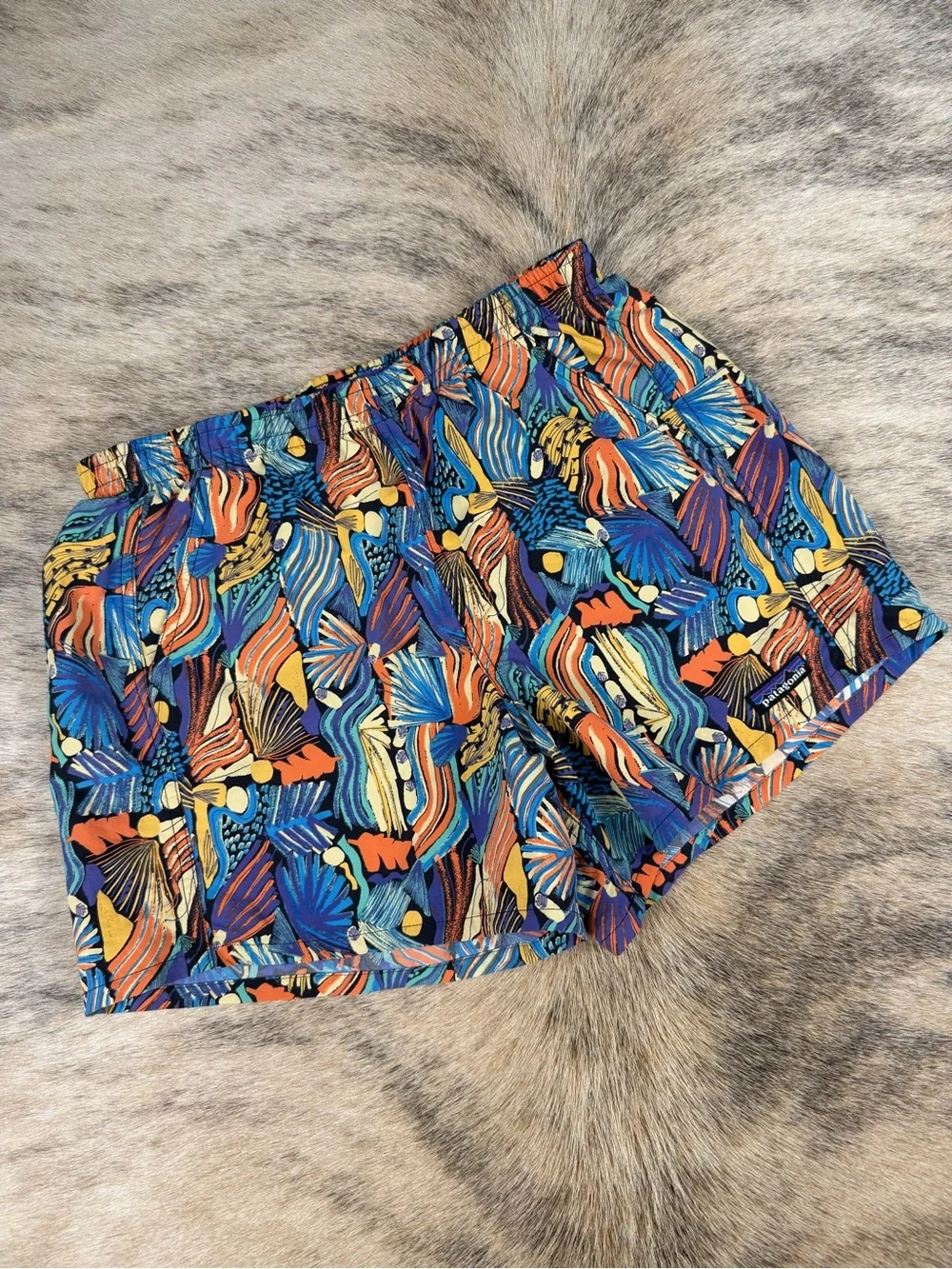Patagonia Women’s Baggies Shorts 5” Abstract Tropical Print Size Small - Picture 4 of 11